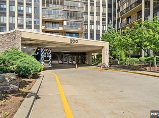 200 Winston Dr APT 2017, Cliffside Park, NJ