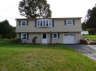 3 Staman Rd, Vernon, NJ 07462
