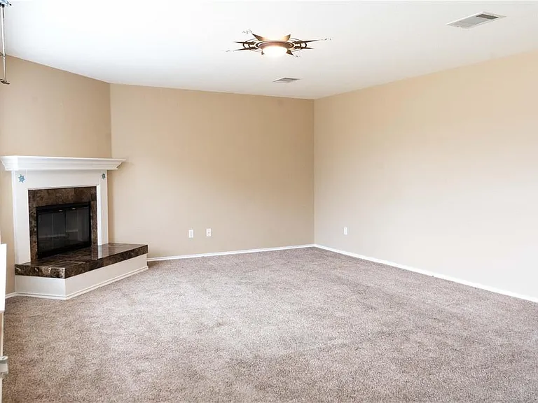 1608 Diana Dr — Photo 33