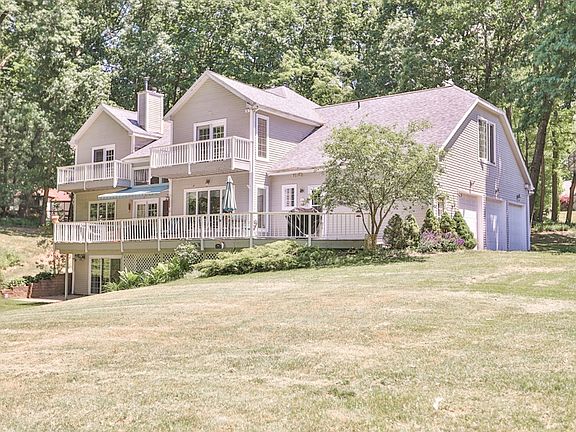 3rd image of 18 Amity Pointe Ct
