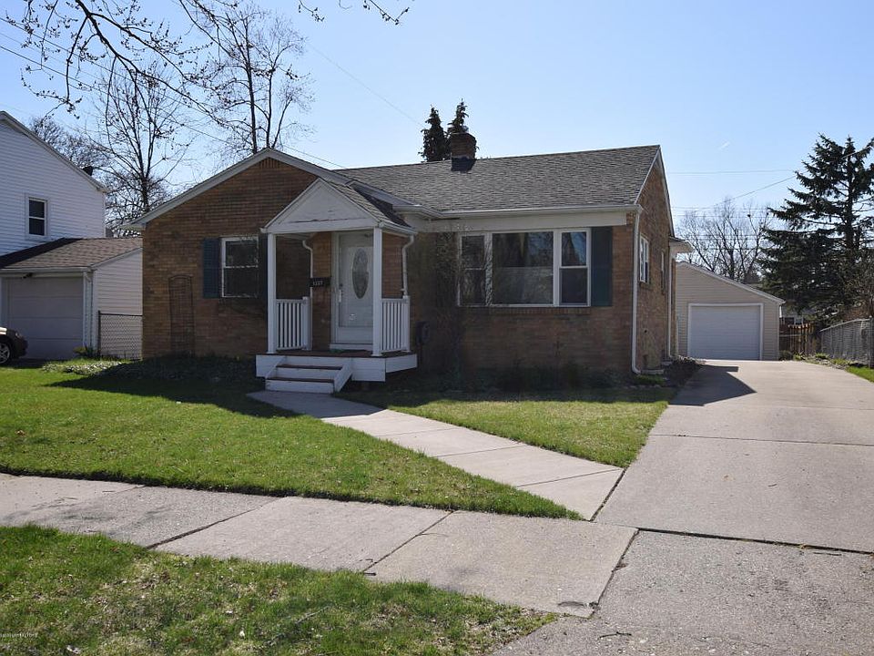 1st image of 1227 N Foster Ave