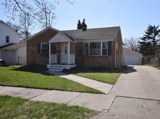 1227 N Foster Ave, Lansing, MI 48912