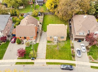 20 Silverton Ave, Toronto, ON M3H3E6