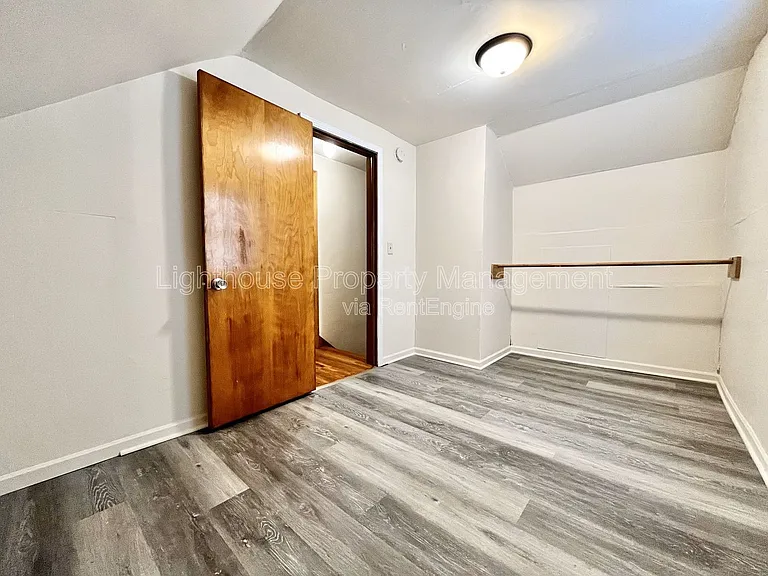 1656 Fremont Ave NW — Photo 16
