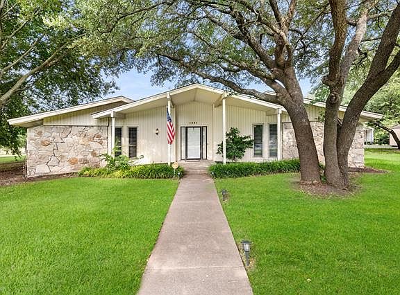 4th image of 1352 W Hulgan Cir