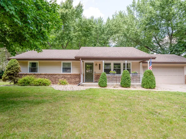 361 Rainbow Dr, Saint Joseph, MI 49085