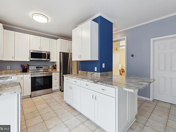 3rd image of 21744 Potomac View Dr
