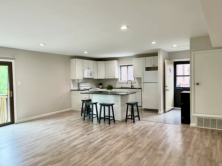 702 Meadow Woods Ln — Photo 9