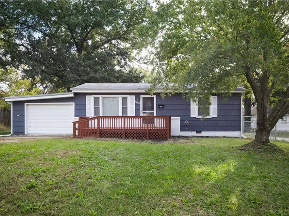 206 S Madison Ave, Knob Noster, MO 65336