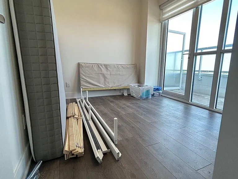 188 Fairview Mall Dr #627 — Photo 6