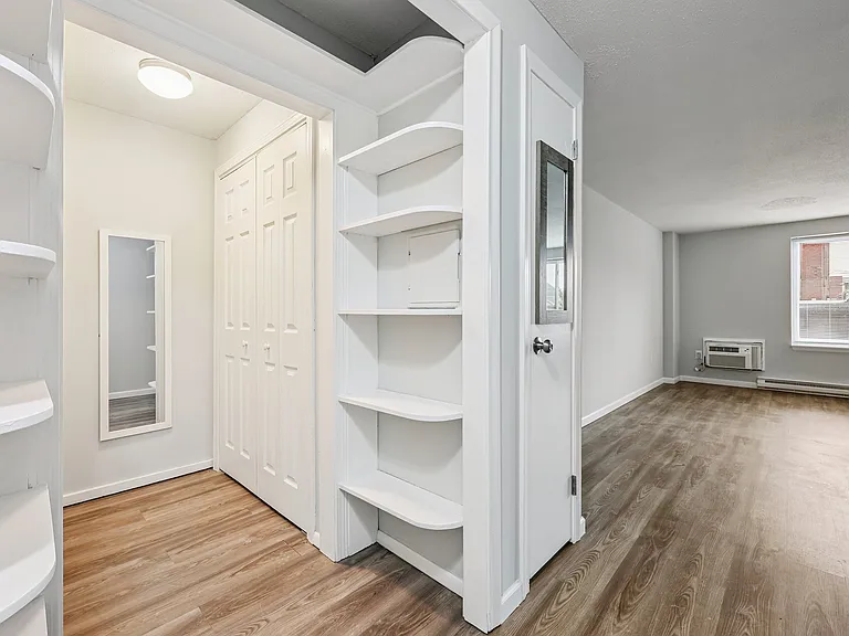 356 Franklin Ave #4 — Photo 4