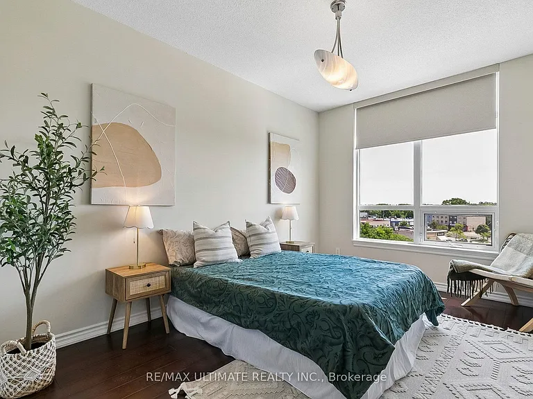 1135 Royal York Rd #501 — Photo 8
