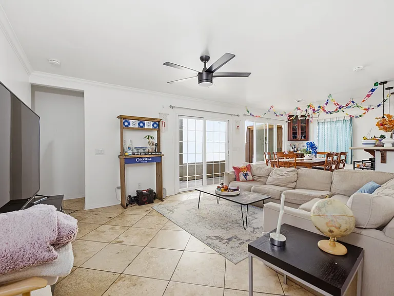 6250 Dorothy Dr — Photo 7