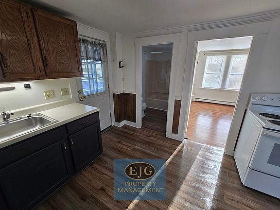 2nd image of 38-40 Lafayette St #40B
