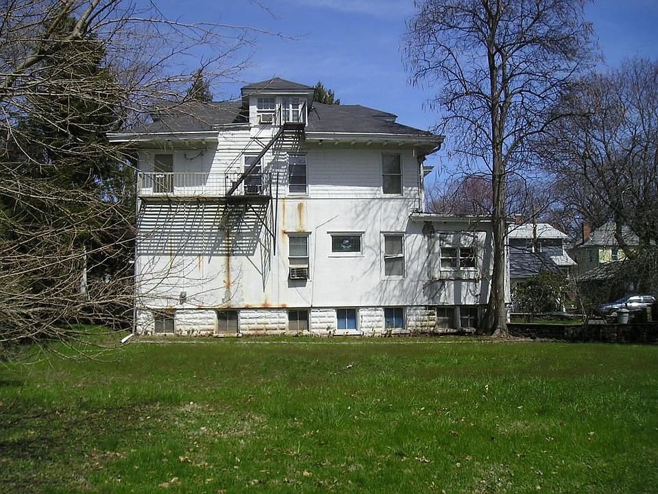 2nd image of 99 Willowdale Ave