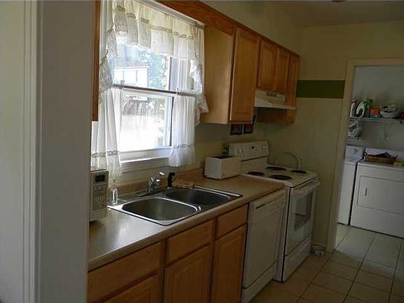 3rd image of 2432 Proctor Knott Dr