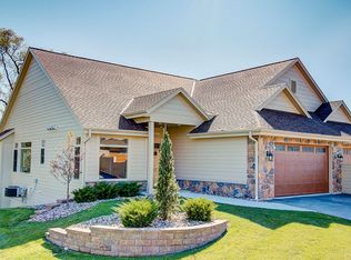 W127N7849 Riverview Ln #71, Menomonee Falls, WI 53051
