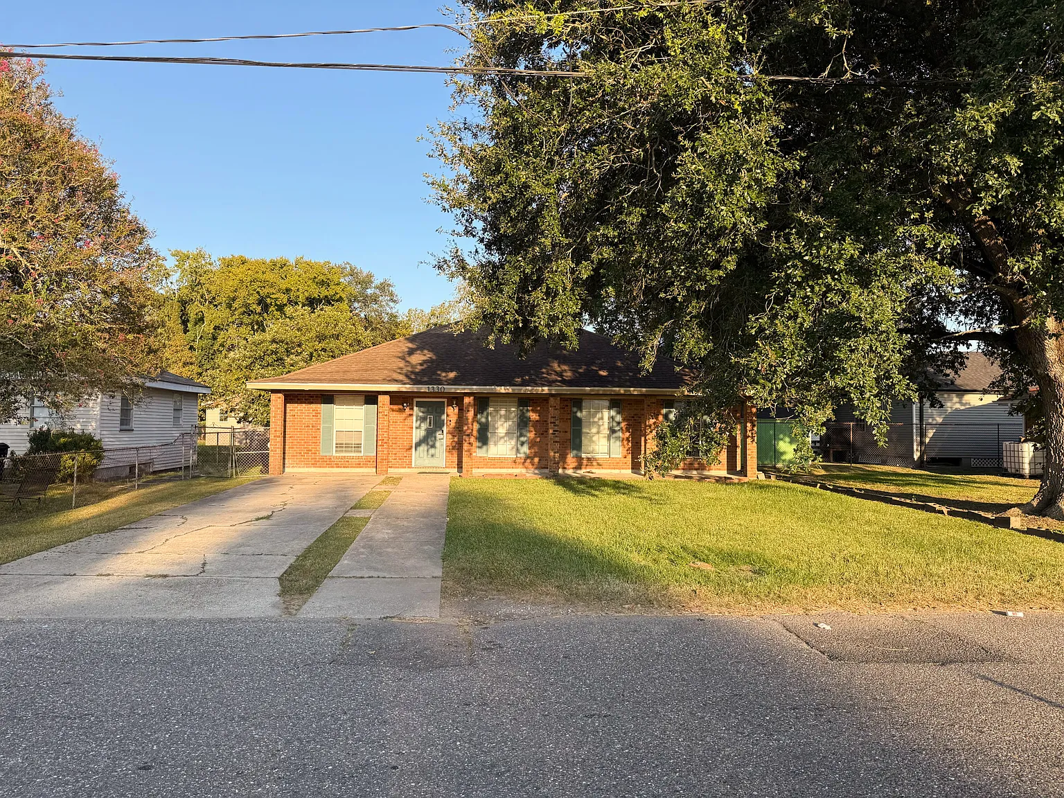4 bed, 3.0 bath, 2600 sqft, $1,252 — Photo 2