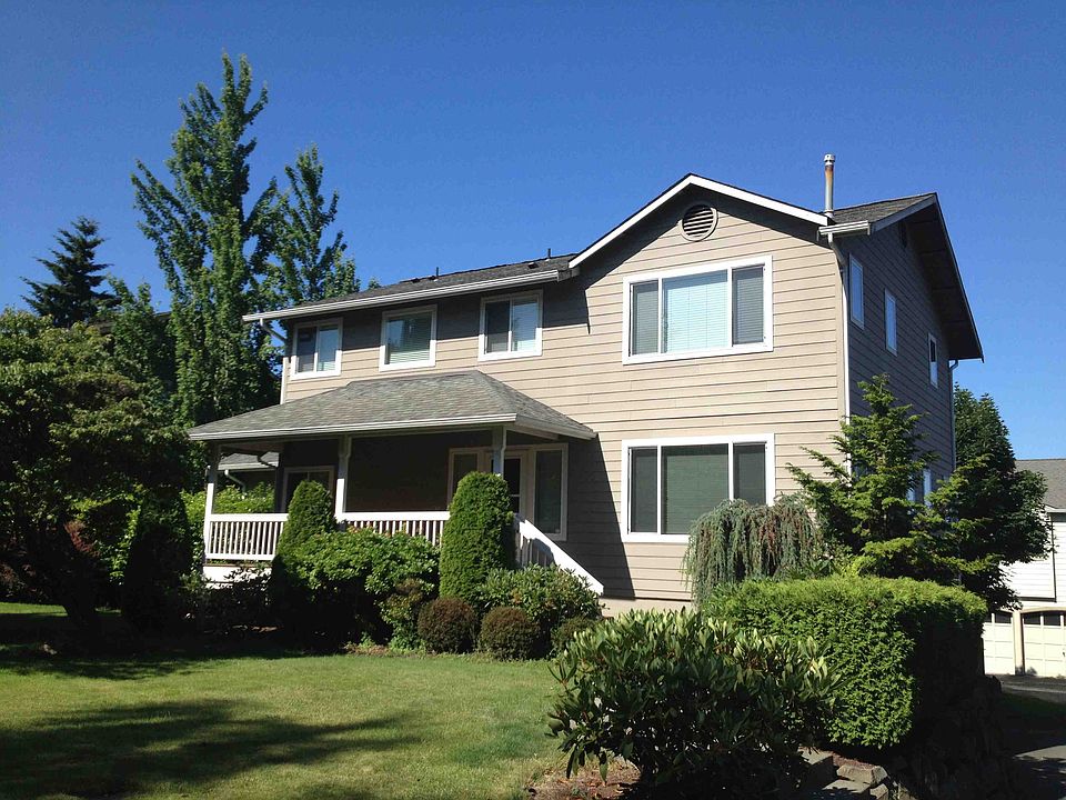2nd image of 8811 Latona Ave NE