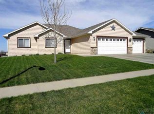 613 N Daisy Ave, Sioux Falls, SD 57107
