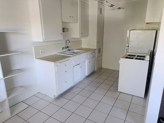 2nd image of 784 Baylor Ave #784