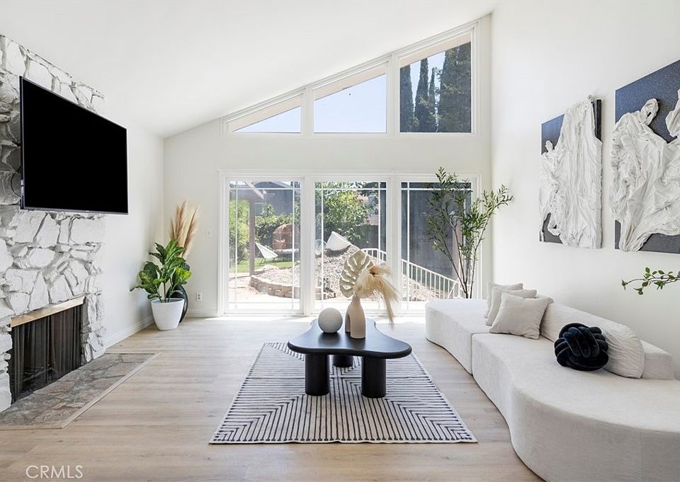 1st image of 204 Tanforan Ln