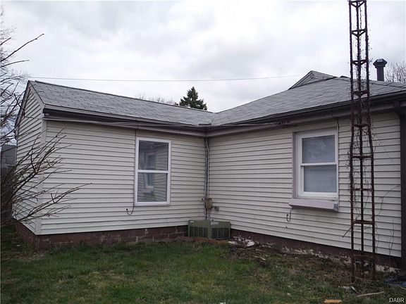 3rd image of 2737 Haig Ave