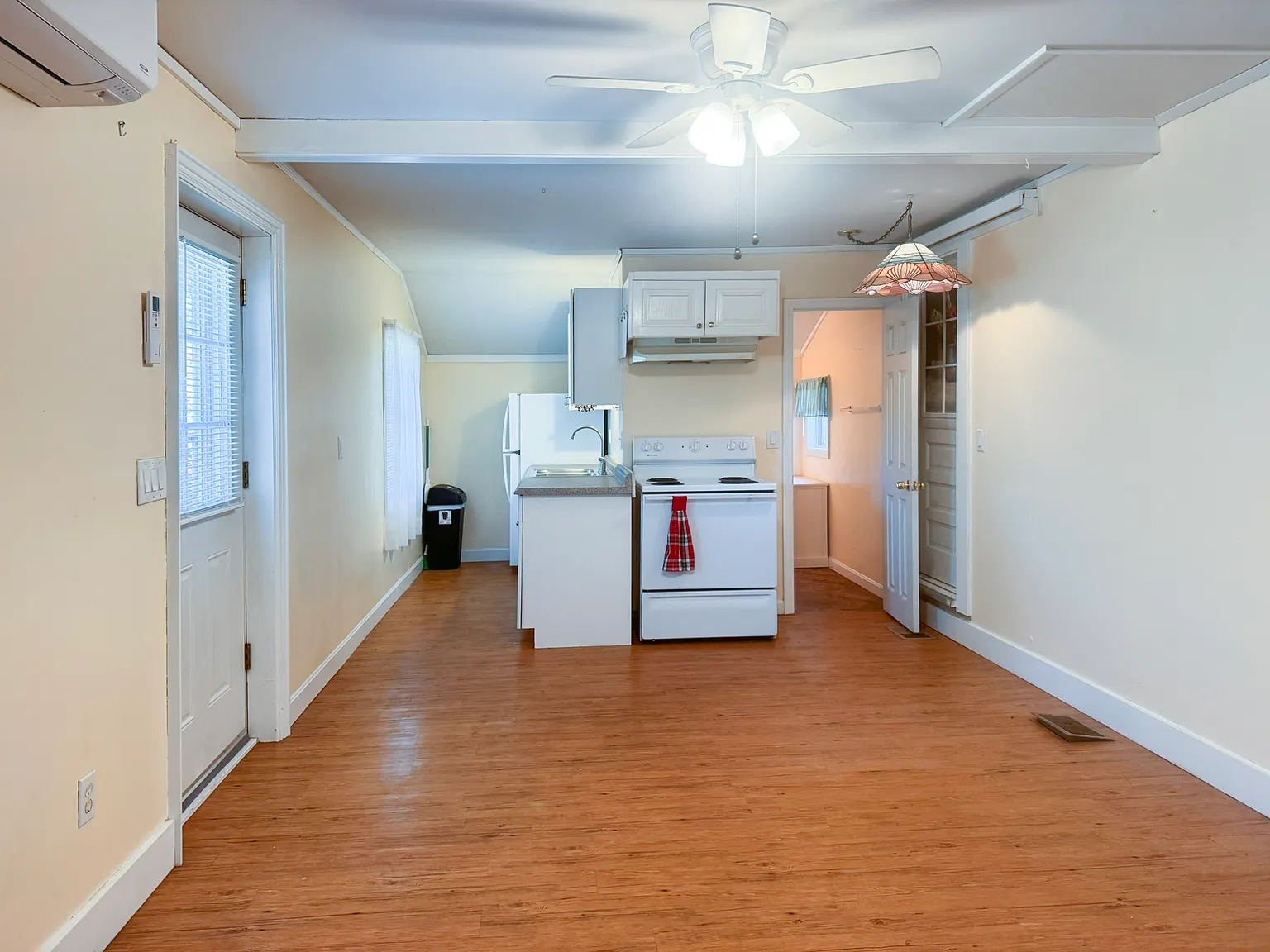 1 bed, 225 sqft, $1,500 — Photo 3