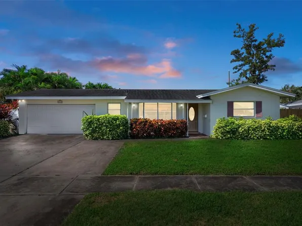 1563 Eden Isle Blvd NE, Saint Petersburg, FL 33704