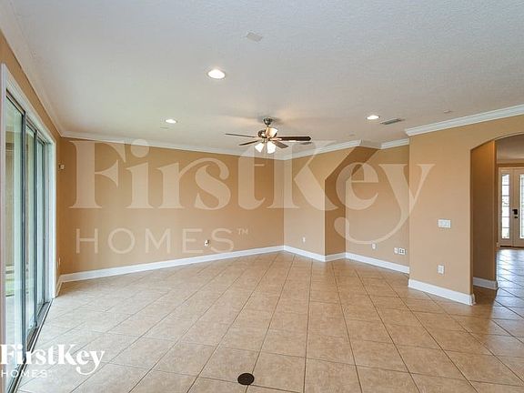 2nd image of 834 Glendale Ln