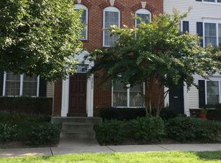 42862 Alumni Ter, Chantilly, VA 20152