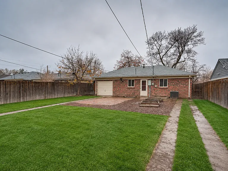 2932 Ivanhoe St — Photo 25