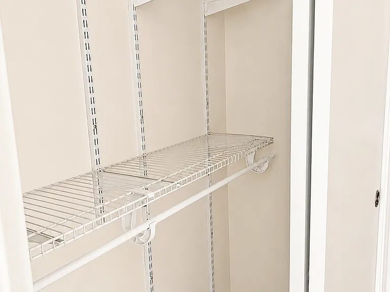 500 Red Table Apartments — Photo 45