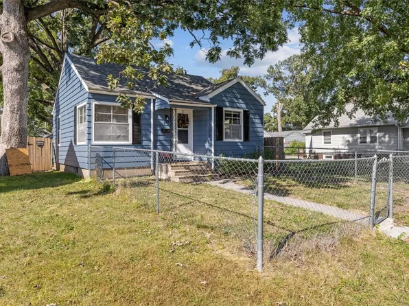 829 14th St NE, Cedar Rapids, IA 52402