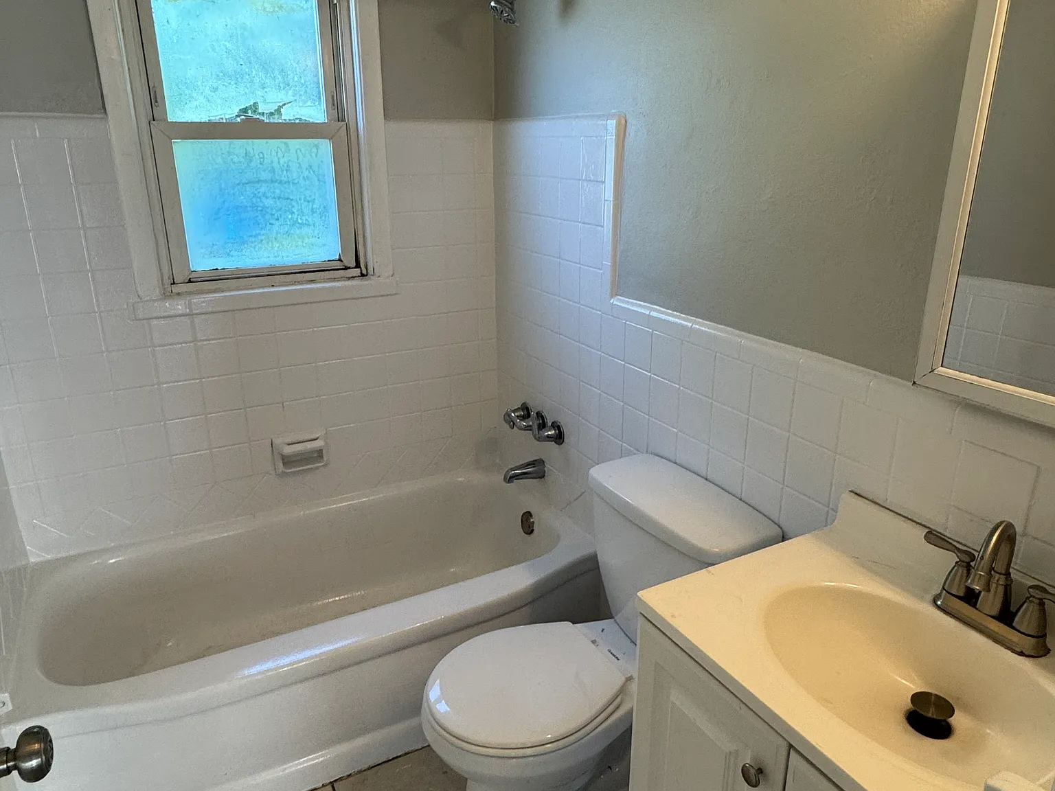 3 bed, 890 sqft, $1,495 — Photo 3
