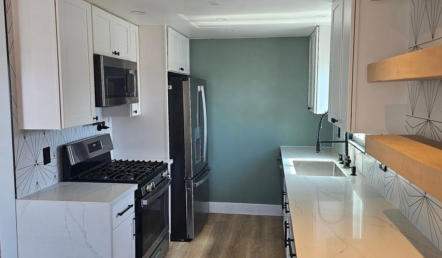 1343 Grove Ave — Photo 3