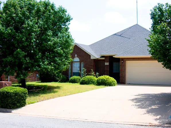 626 Maplewood Dr, Stephenville, TX 76401
