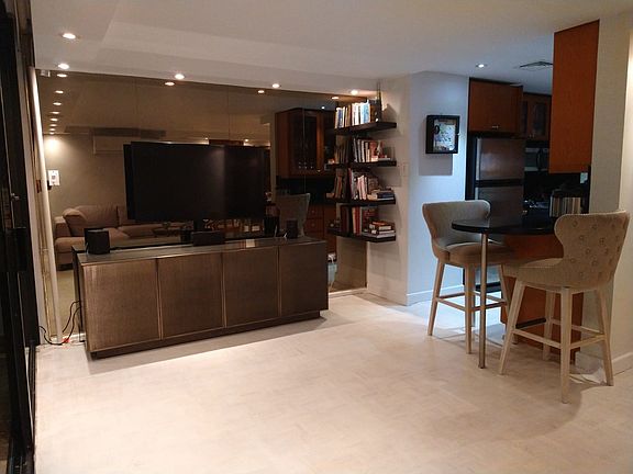 2nd image of 450 Avenue De La Constitucion