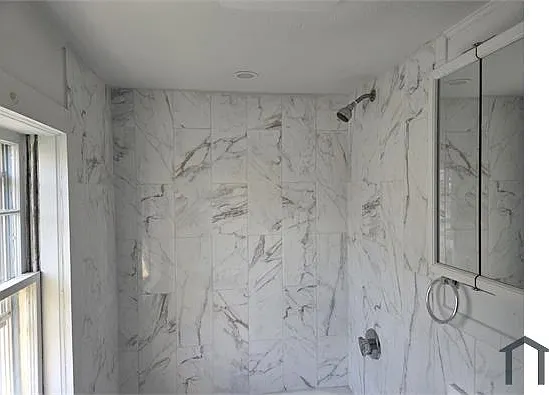 3 bed, $2,960 — Photo 3