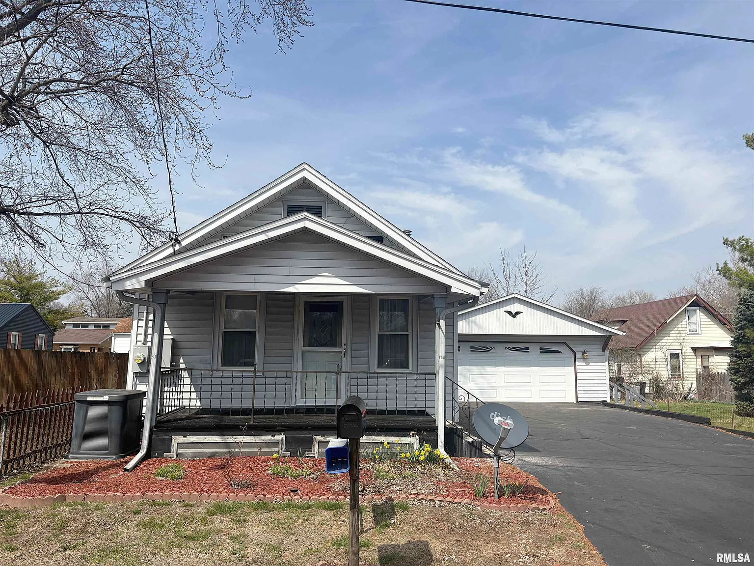 2107 E Wren St photo 1