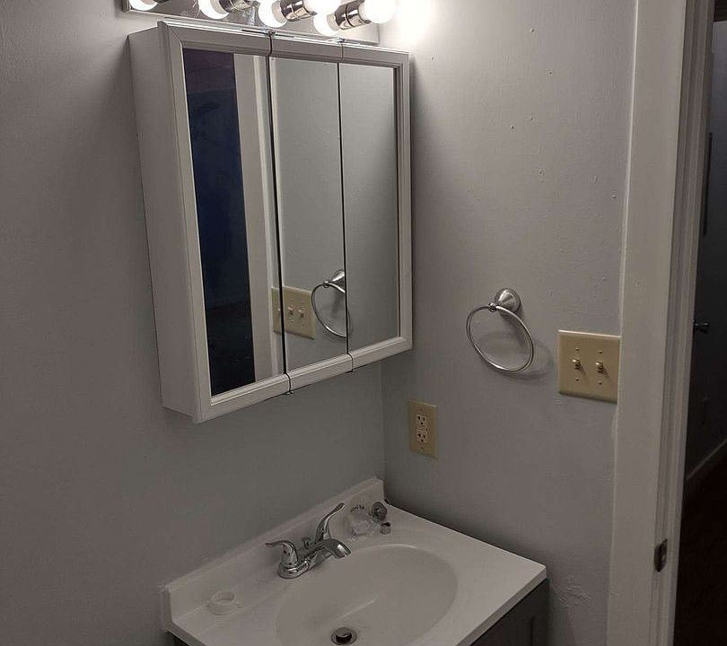 2nd image of 430 E Keys Ave Unit 428.5-7