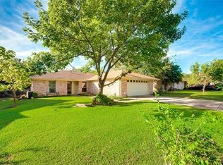 808 S Atkerson Ln, Euless, TX 76040