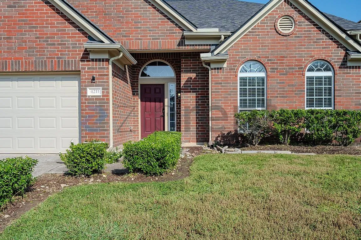 3 bed, 2.5 bath, 3117 sqft, $2,550 — Photo 3