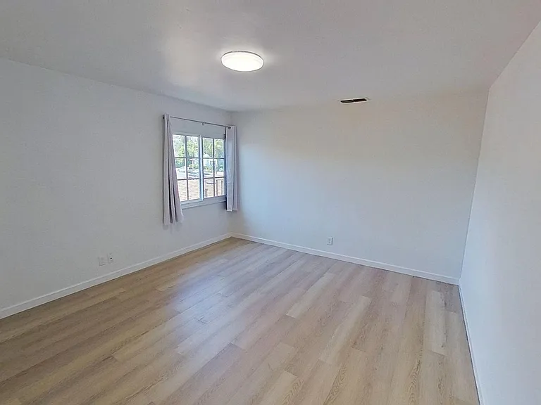 2839 State St — Photo 18