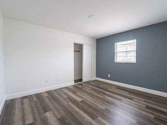 5th image of 126 NE 40th Ln #B