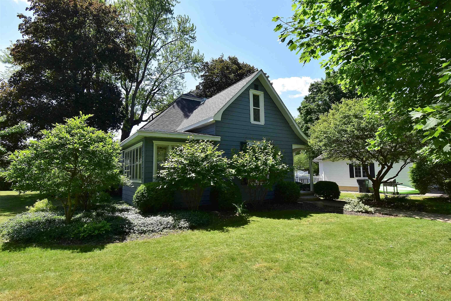 520 S Riverside Dr photo 1