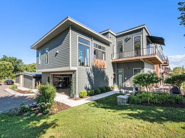 220 King St #15, Lowell, MI 49331