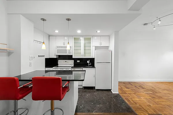 Rented by Nest Seekers International | media 7