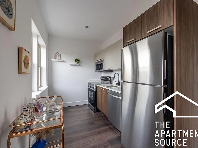 1505 W Hollywood Ave #306 — Photo 13