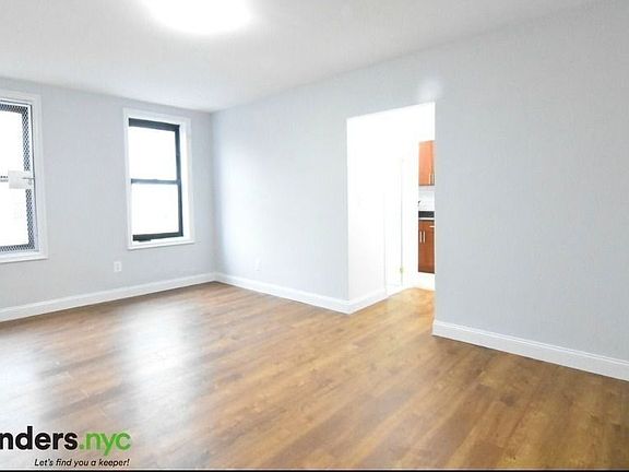 5th image of 1011 Sheridan Ave APT F12